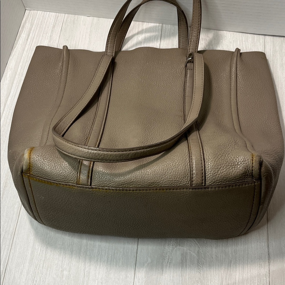 Marc Jacobs Taupe Tote Bag - Picture 4 of 14